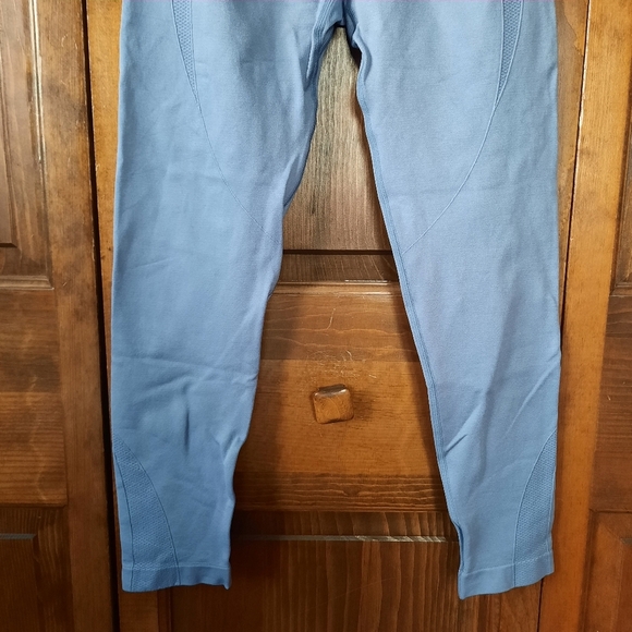 AYBL Dusty Blue Compression Activewear Workout Cropped Leggings Size Large - Picture 3 of 11